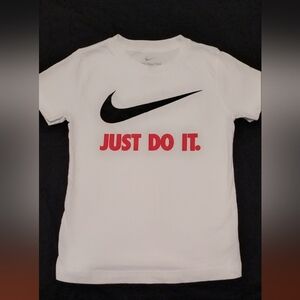 Kids NIKE Tee size Sm 4-5 years